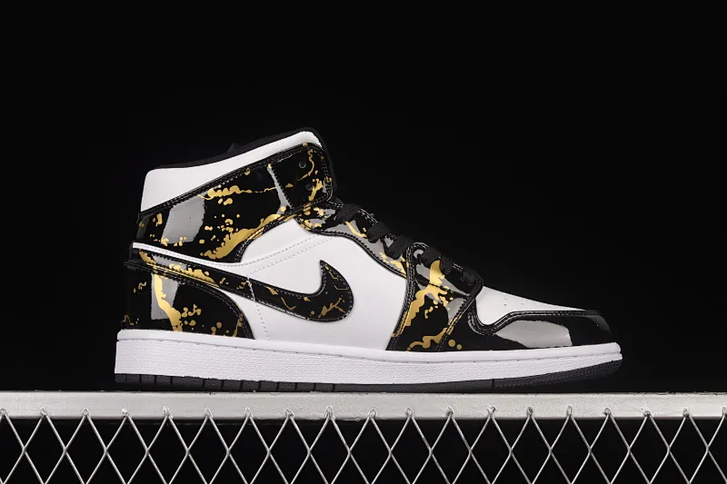 All categories Air Jordan Jordan series basketball shoes Air Jordan 1 Mid Air Jordan 1 Mid AJ1 Joe 1 patent leather black gold mid-top basketball shoes 554724-132